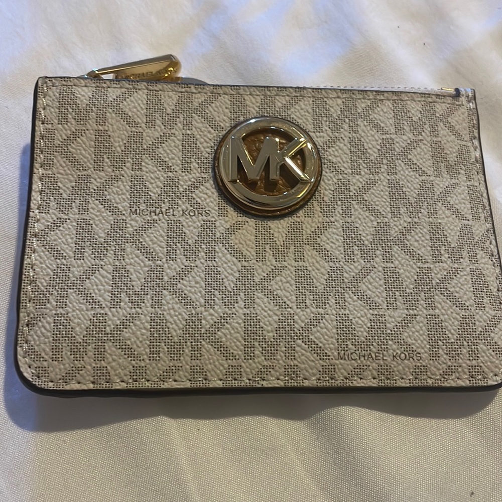 Michael Kors change wallet